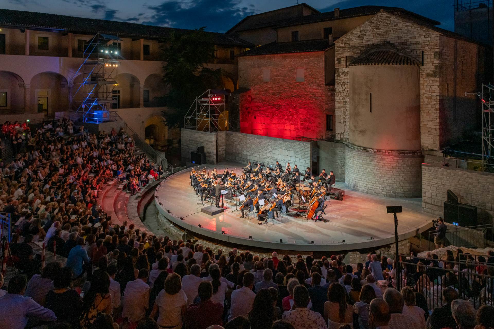 Spoleto, Teatro Romano durante un concerto                                     
                                     - Regione Umbria                                    
                                    